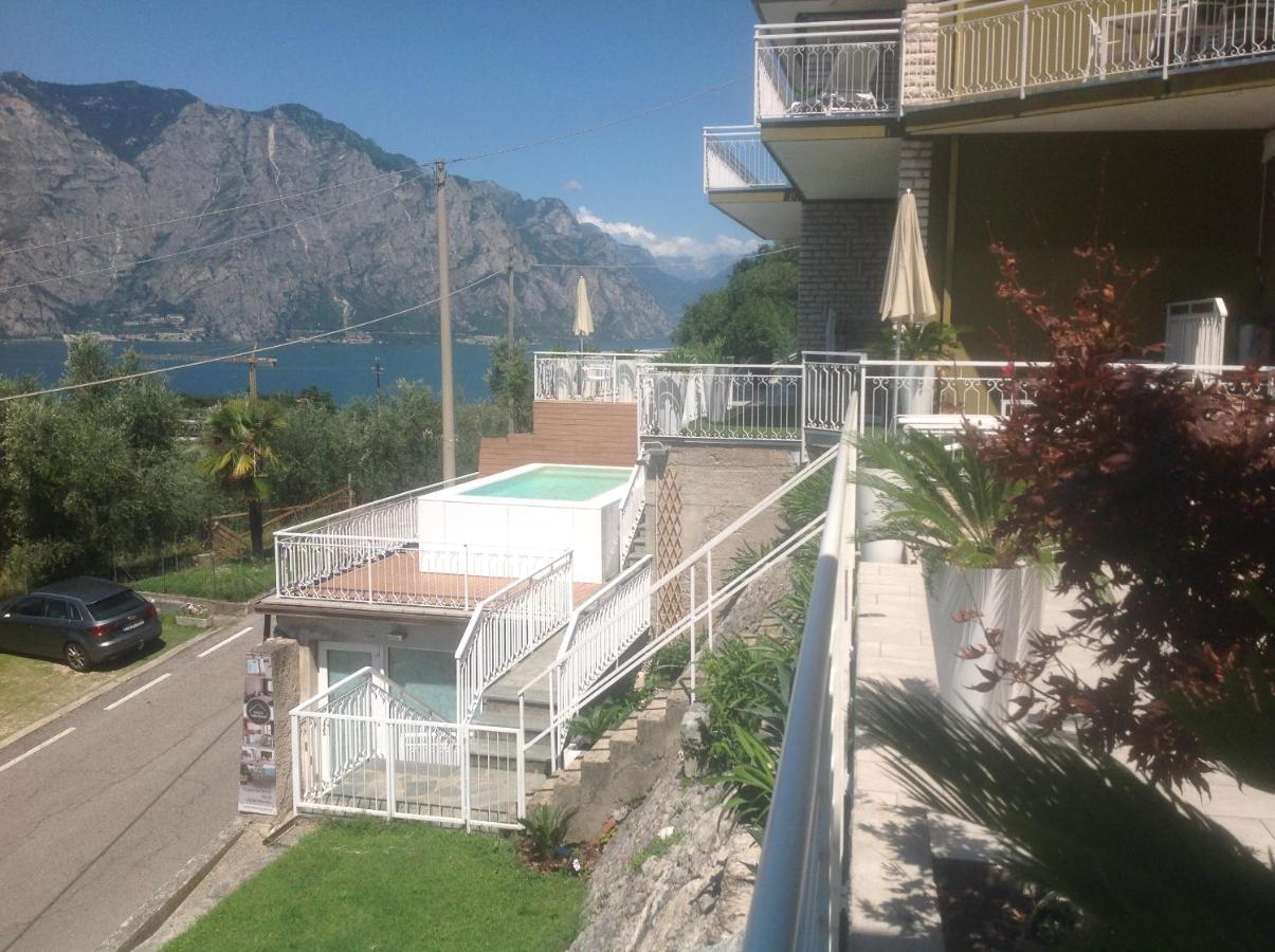 Villa Arianna Panoramic Apartments Malcesine Exterior photo